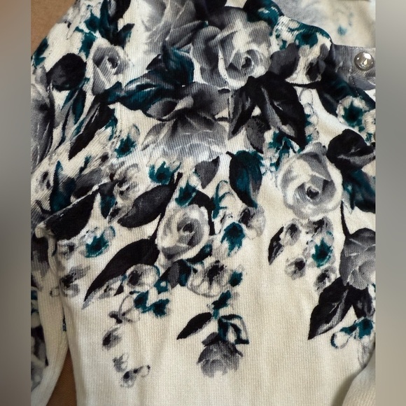 WHBM floral feminine romantic cardigan - Picture 8 of 9